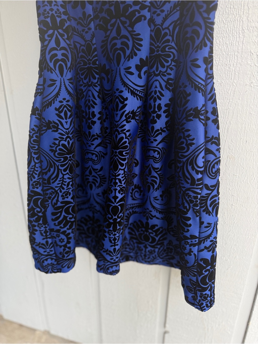 Roz & Ali Blue and Black Damask Fit-and-Flare Dress size 6 - Picture 8 of 8